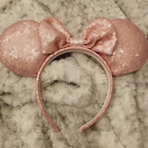 Millenial Pink Minnie Ears - Picture 1 of 2
